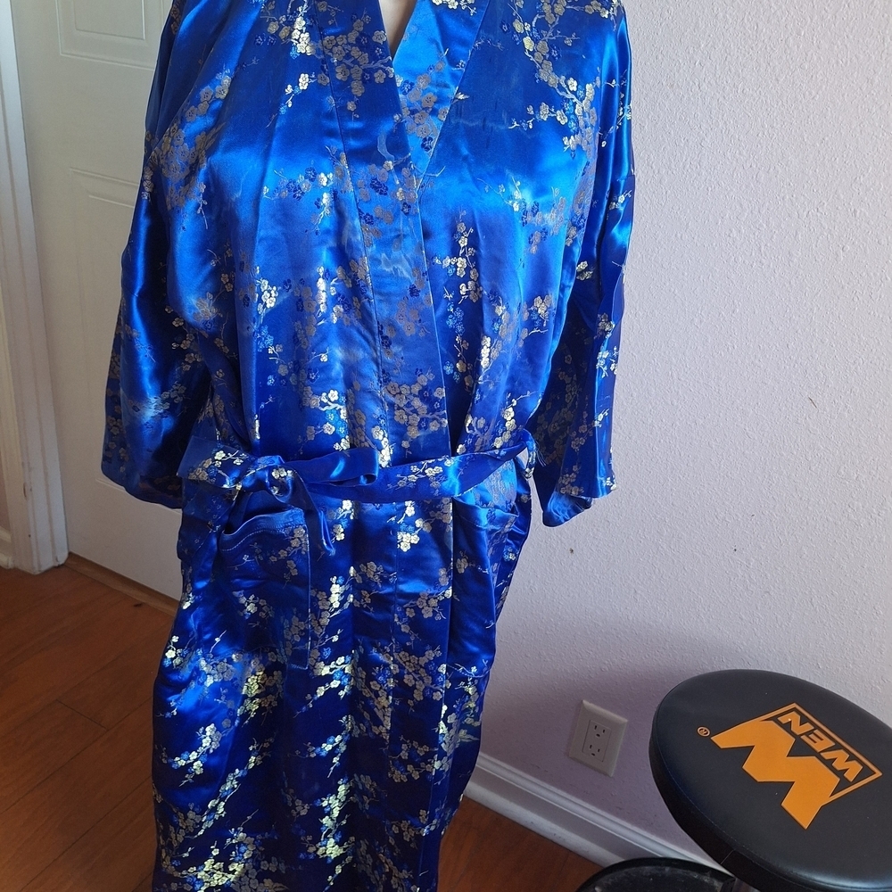 Blue Floral Kimono Robe - Picture 3 of 16